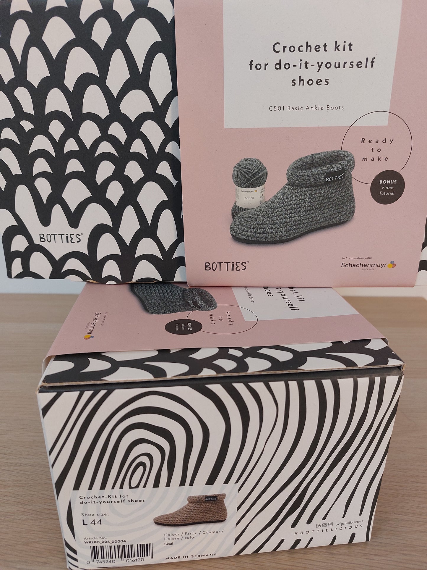 CROCHET KIT SHOES L/44 COL SISAL scontatissimo