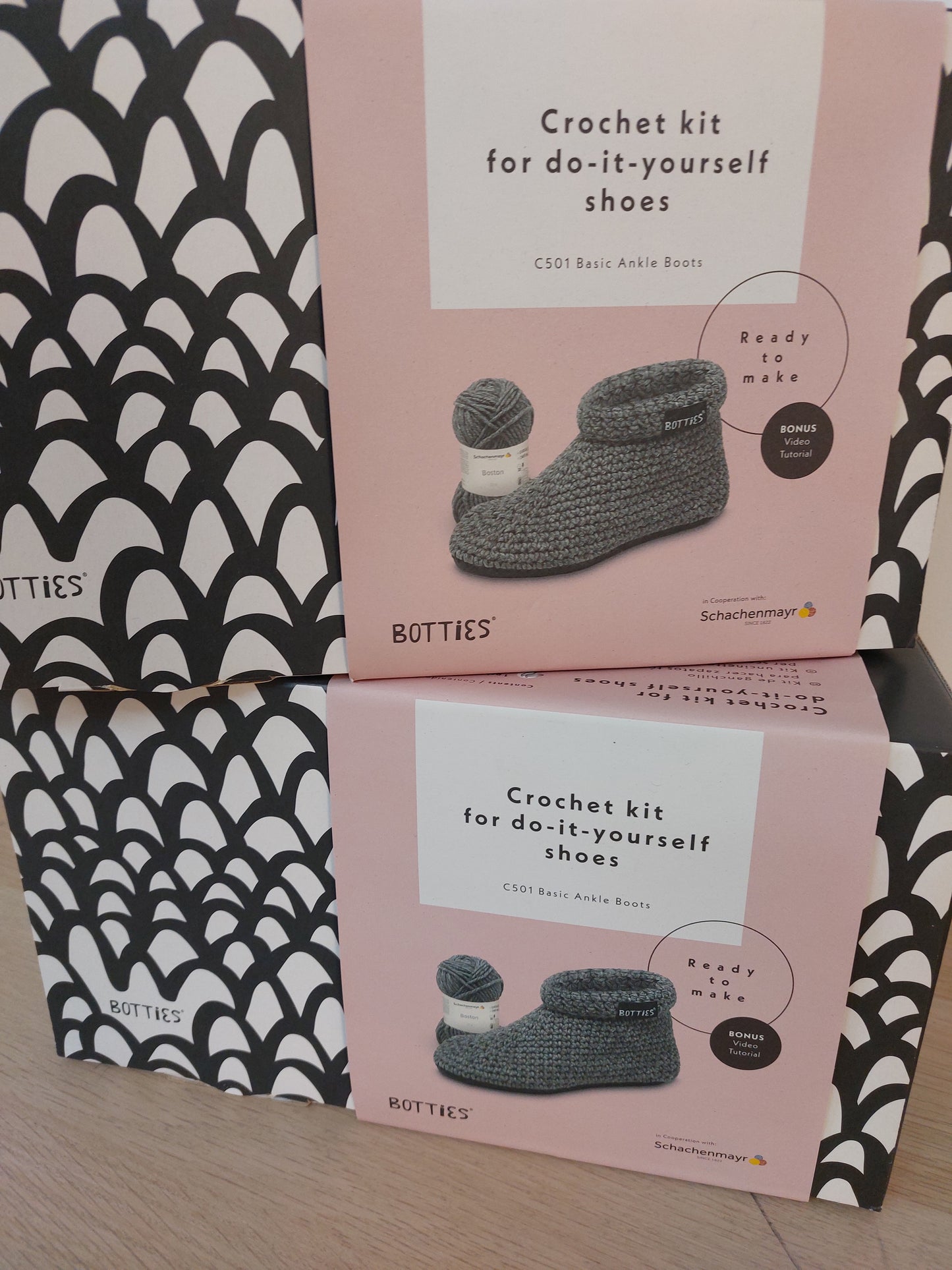 CROCHET KIT SHOES M42/43 COL. SISAL scontatissimo