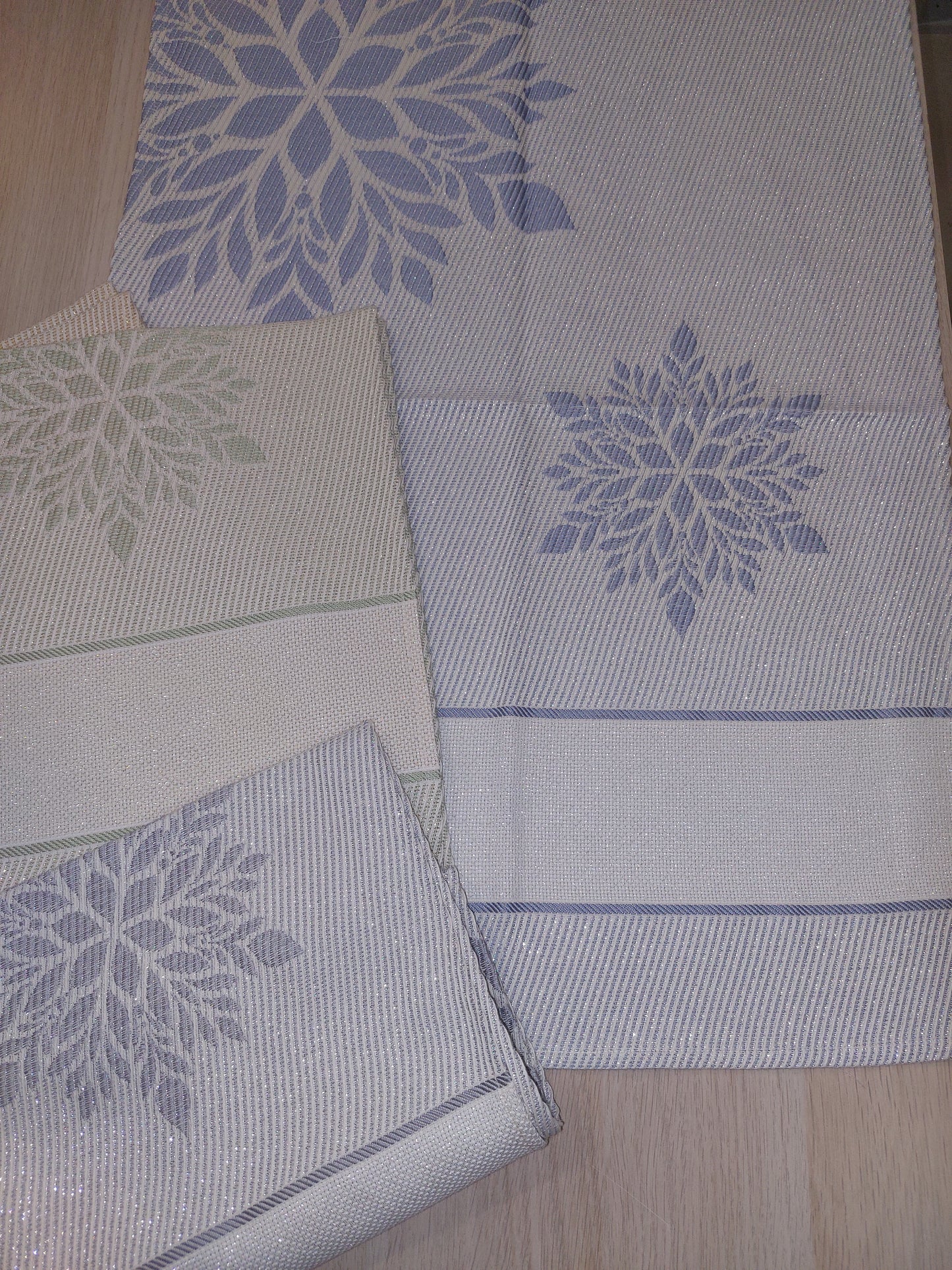 Asciughello lurex celeste