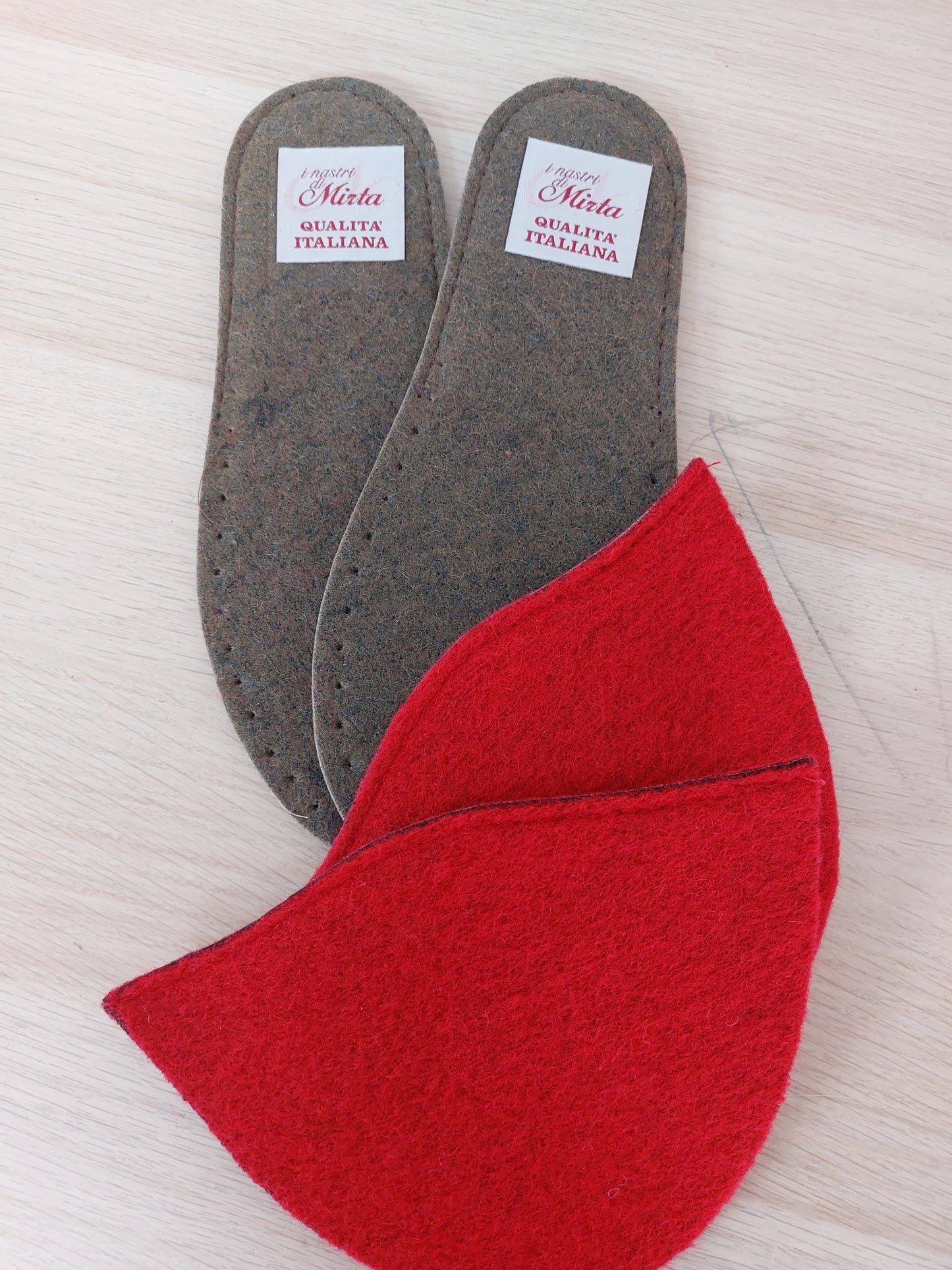 KIT PANTOFOLA TG M ROSSO scontatissimo
